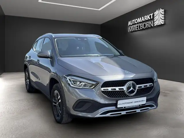 Mercedes-Benz Gla view 2