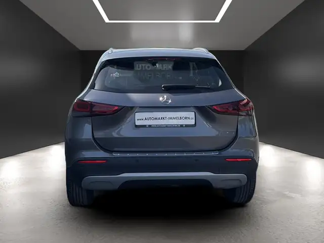 Mercedes-Benz Gla view 9