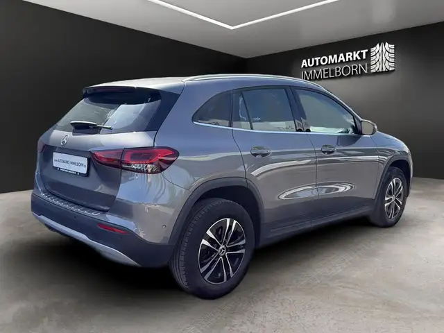 Mercedes-Benz Gla view 6