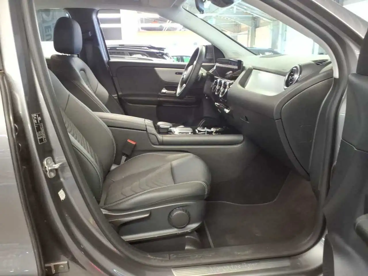 Mercedes-Benz GLA 180 d MBUX*Kamera*LED*Navi*17*DAB*1Hand 9