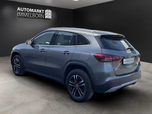 Mercedes-Benz Gla view 5