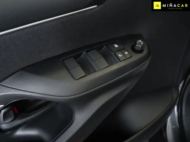 Toyota Yaris view 25