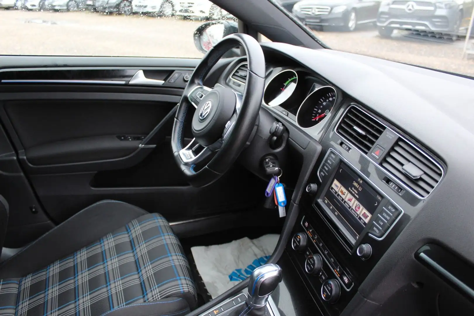 Volkswagen Golf VII Lim. GTE*ORIGINAL 12656km*1.Hd.*akt.Par Schwarz - 2