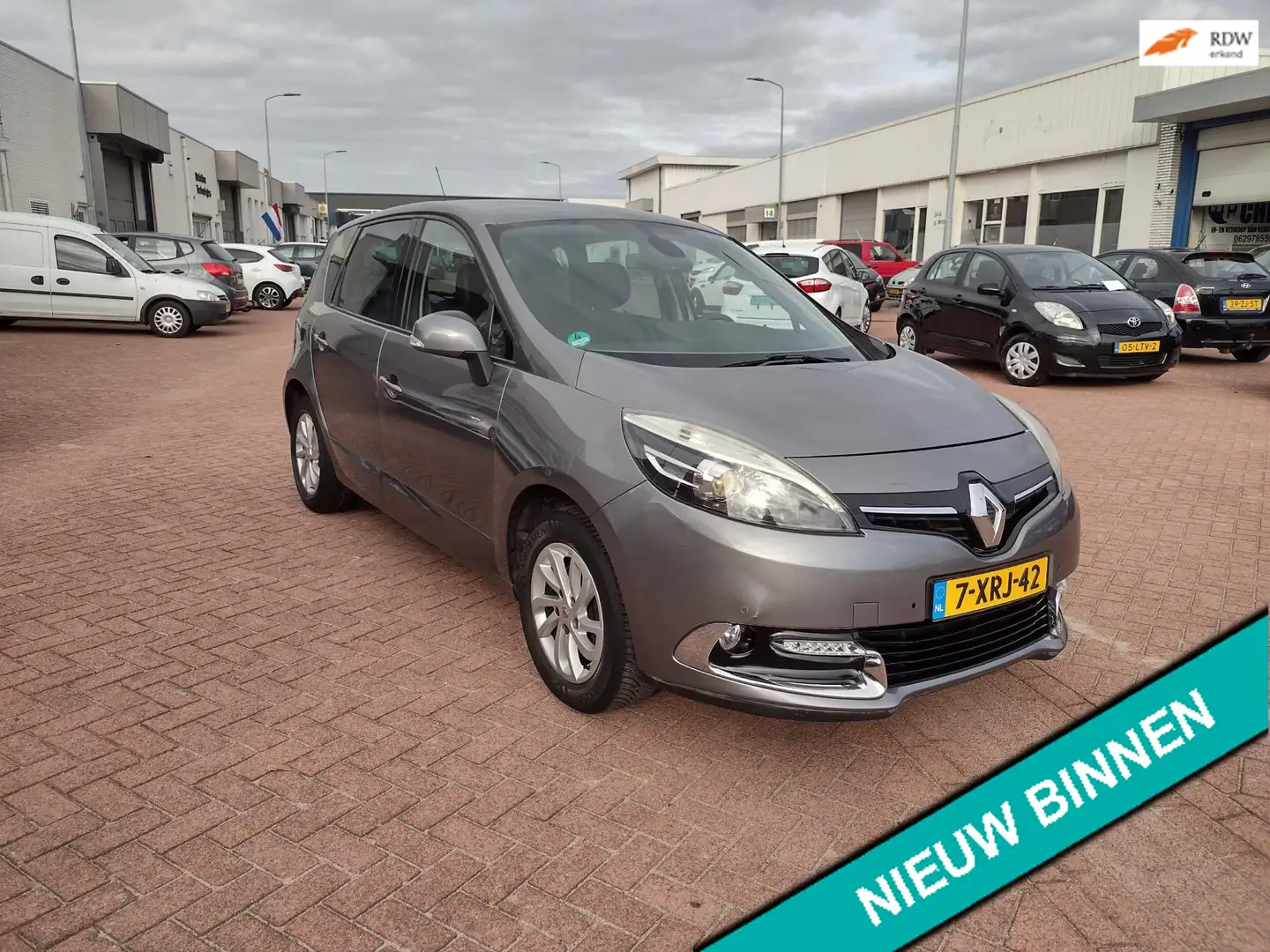 Renault Scenic 1.2 TCe Bose MOOIE AUTO BEL 0619590613 HOGEN IN ST Gris - 1