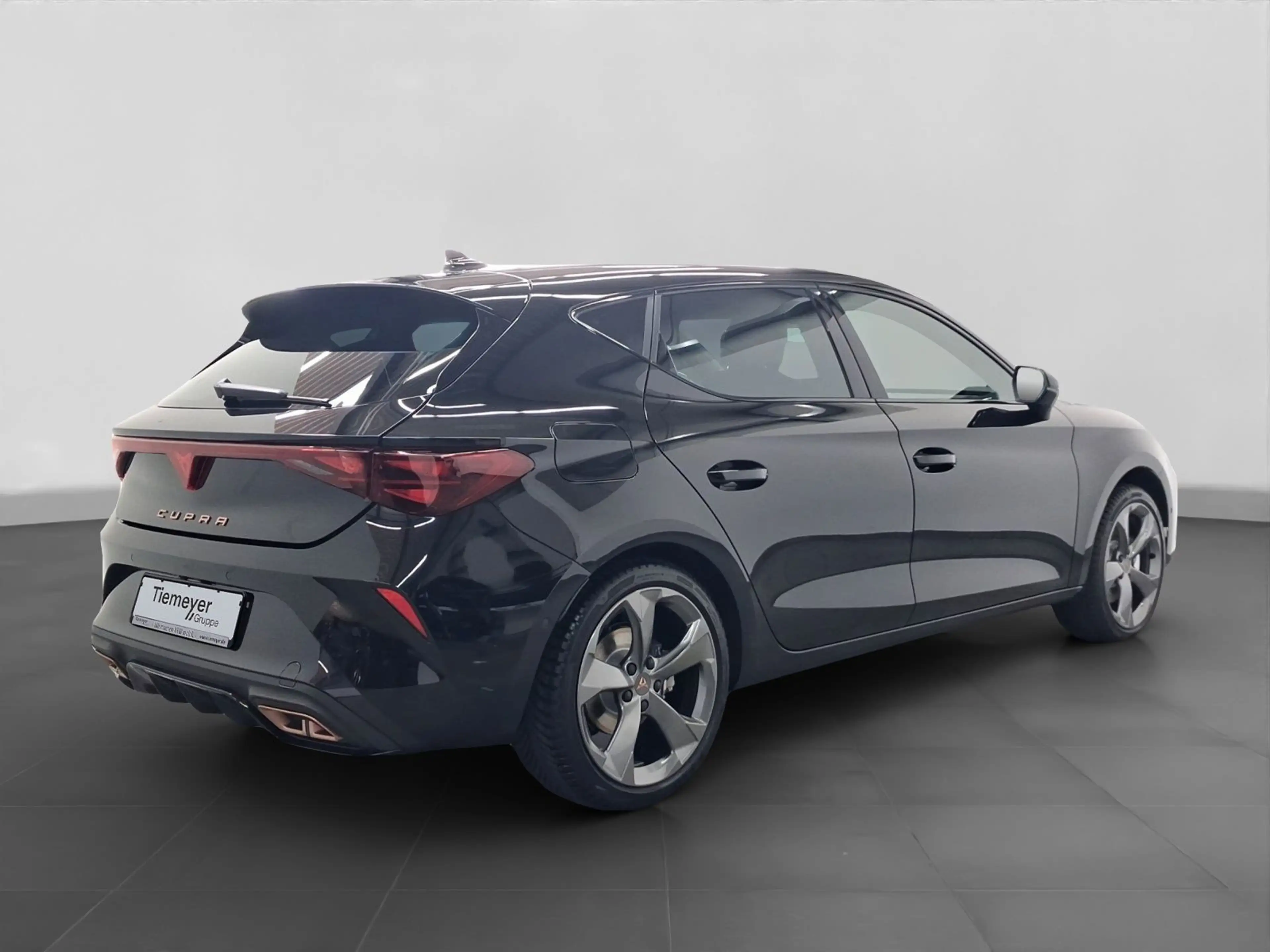 CUPRA Leon 1.5 e-HYBRID DSG REAR VIEW NAVI XDS GJR LM1 — photo 3