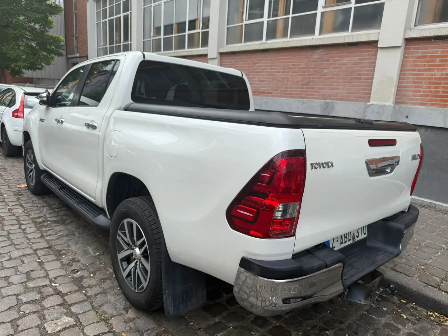 Toyota Hilux 2.4 D-4D 4WD - 2