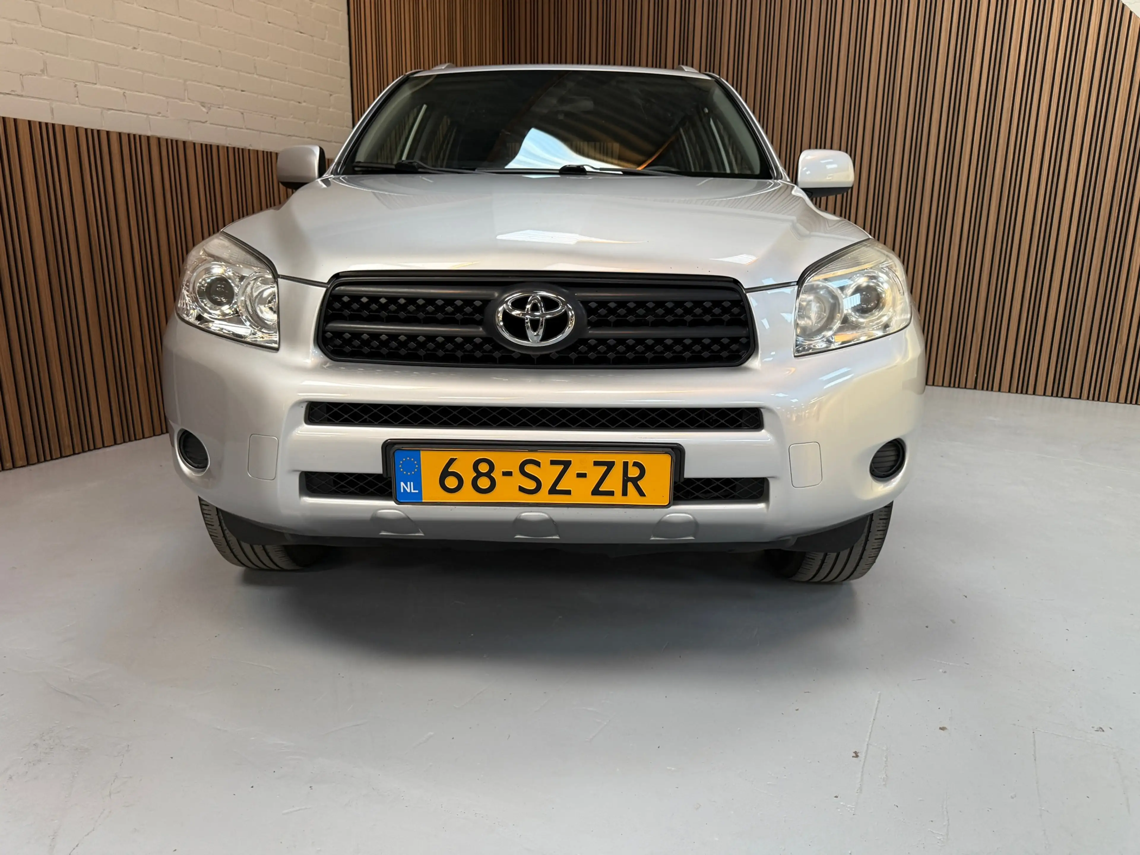 Toyota RAV 4 2.0 VVTi Linea Terra. Zeldzaam nette auto! Trekhaa — photo 3