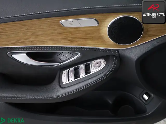 Mercedes-Benz C-Class view 13