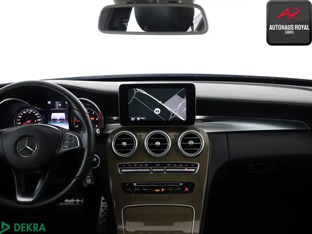 Mercedes-Benz C-Class view 9