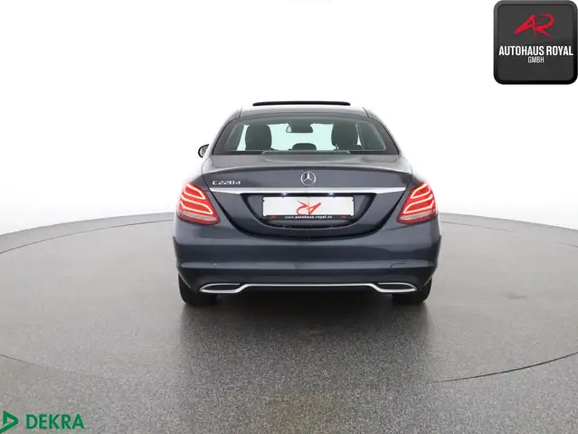 Mercedes-Benz C-Class view 4