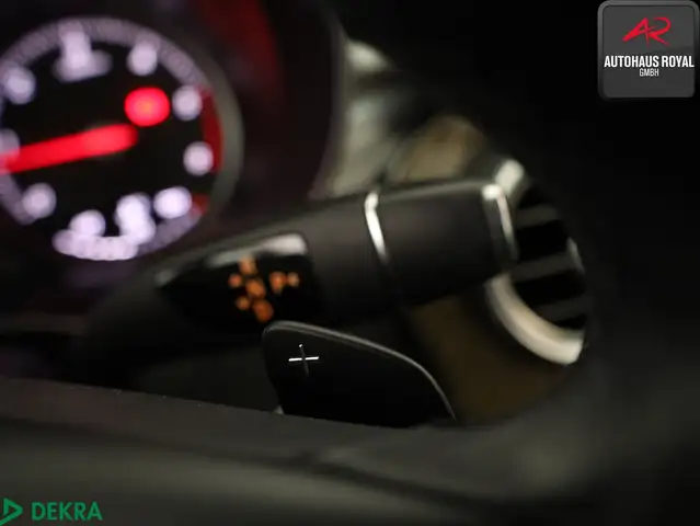 Mercedes-Benz C-Class view 16