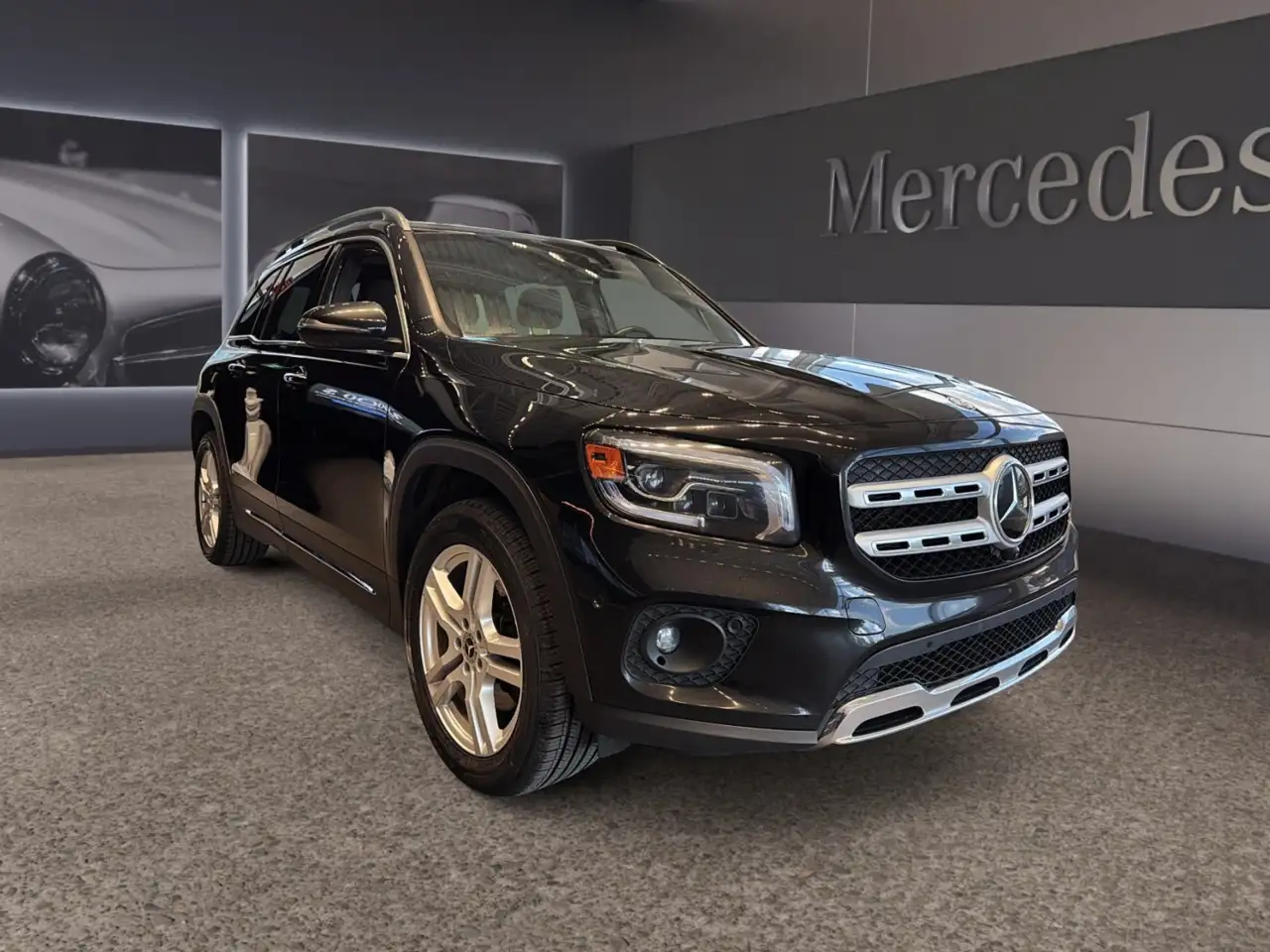 Mercedes-Benz GLB снимка Mercedes-Benz GLB