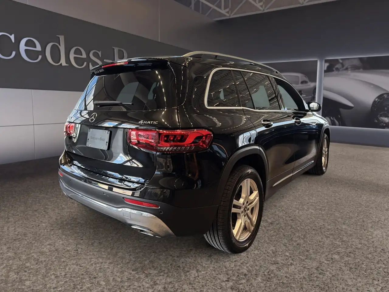 Mercedes-Benz GLB снимка Mercedes-Benz GLB