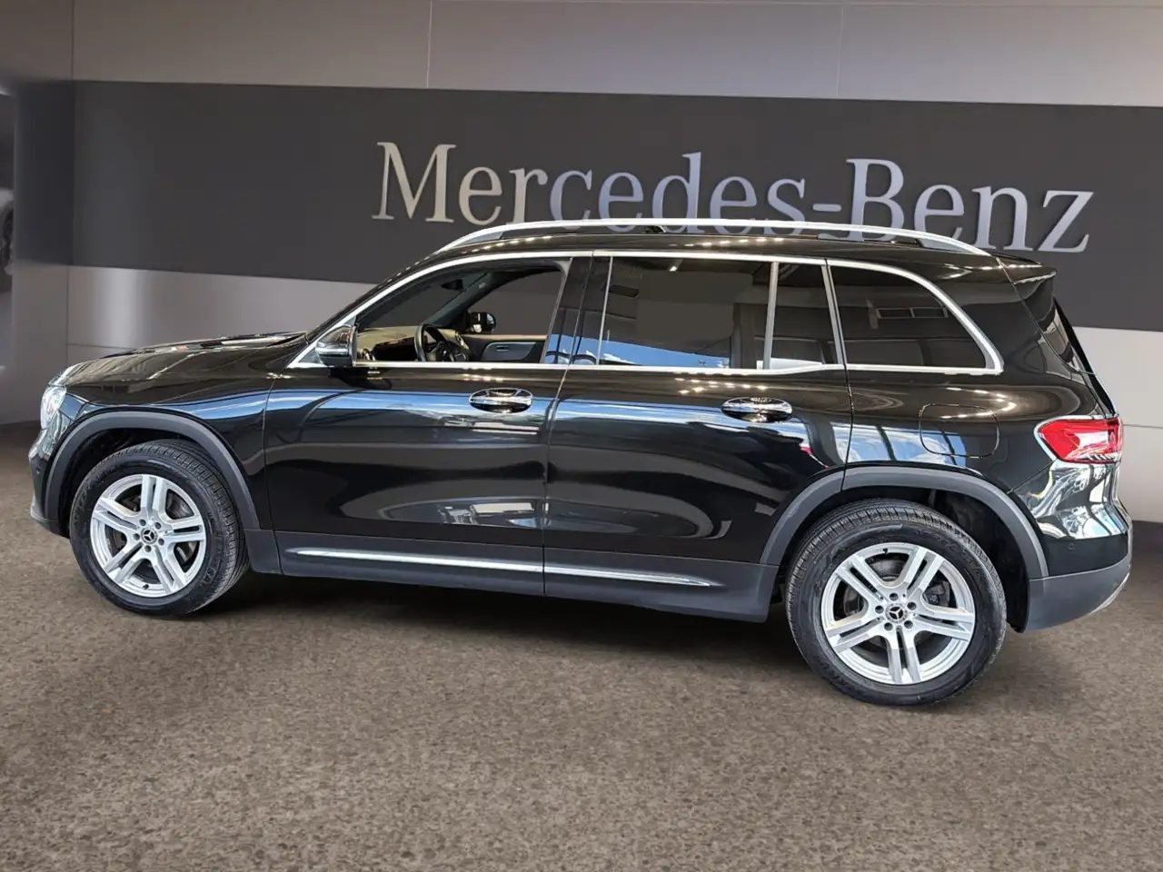 Mercedes-Benz GLB снимка Mercedes-Benz GLB