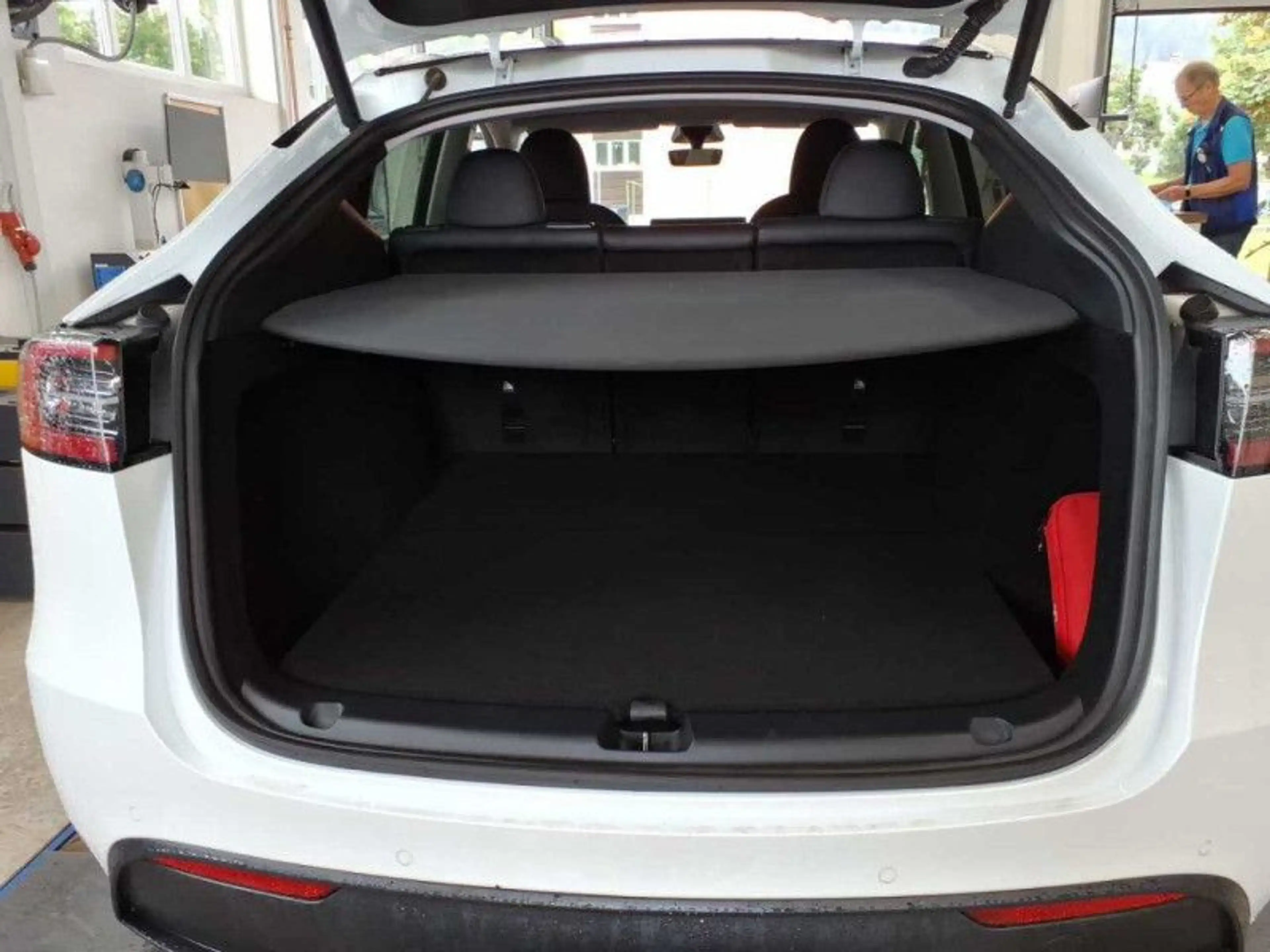 Tesla Model Y Long Range Dual AWDA.pilot Pr. Int. — photo 5