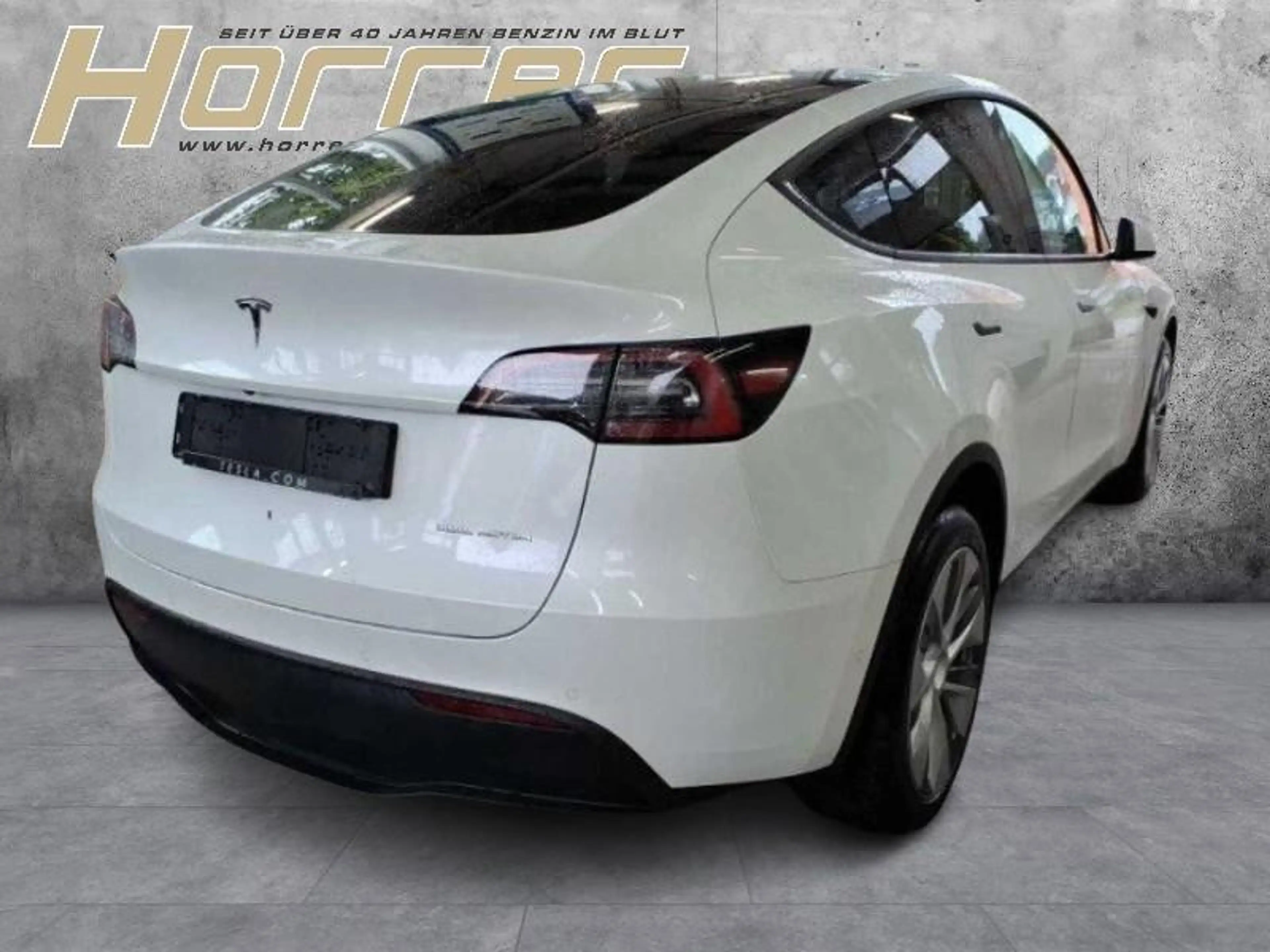 Tesla Model Y Long Range Dual AWDA.pilot Pr. Int. — photo 3