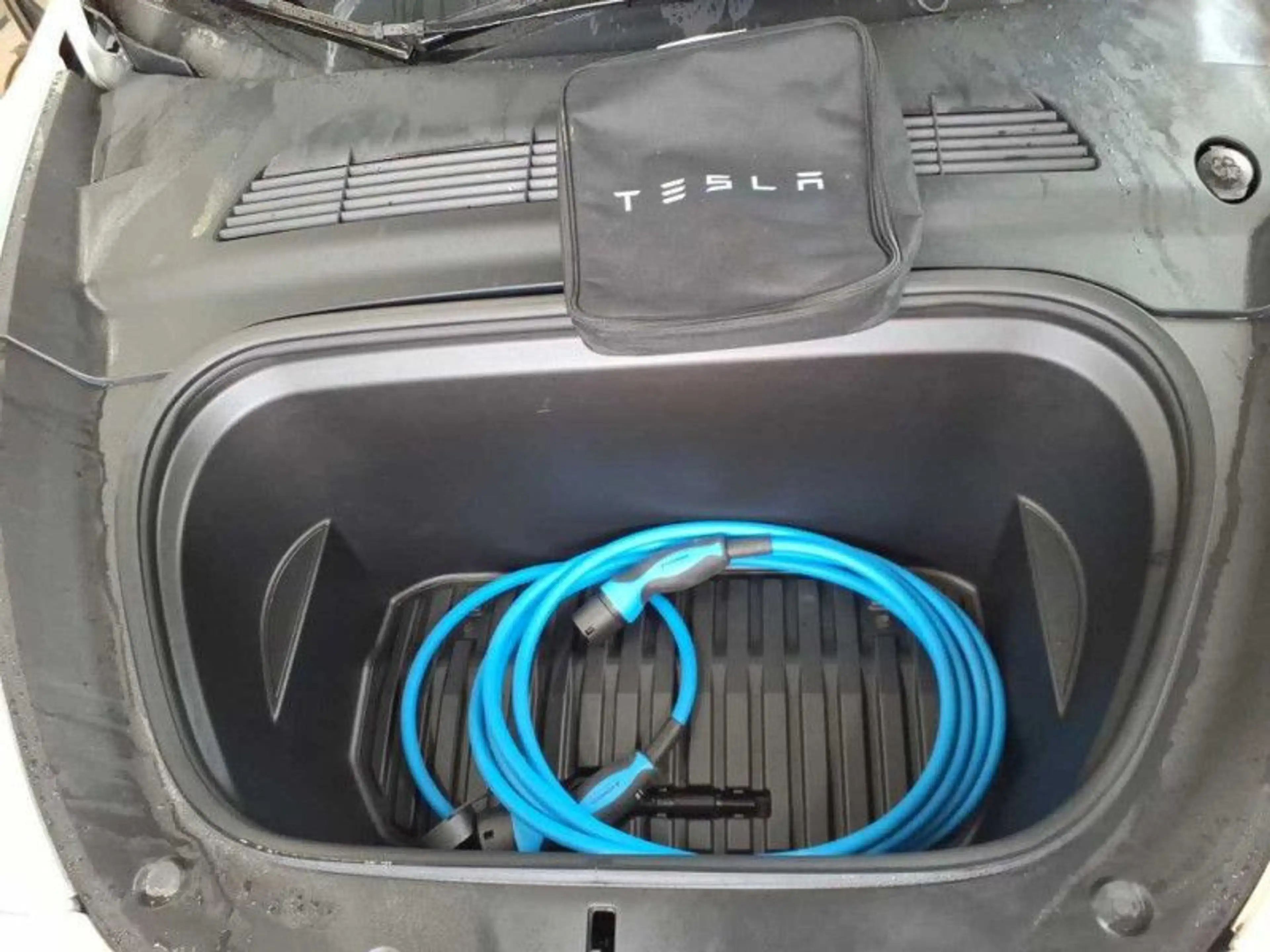 Tesla Model Y Long Range Dual AWDA.pilot Pr. Int. — photo 12