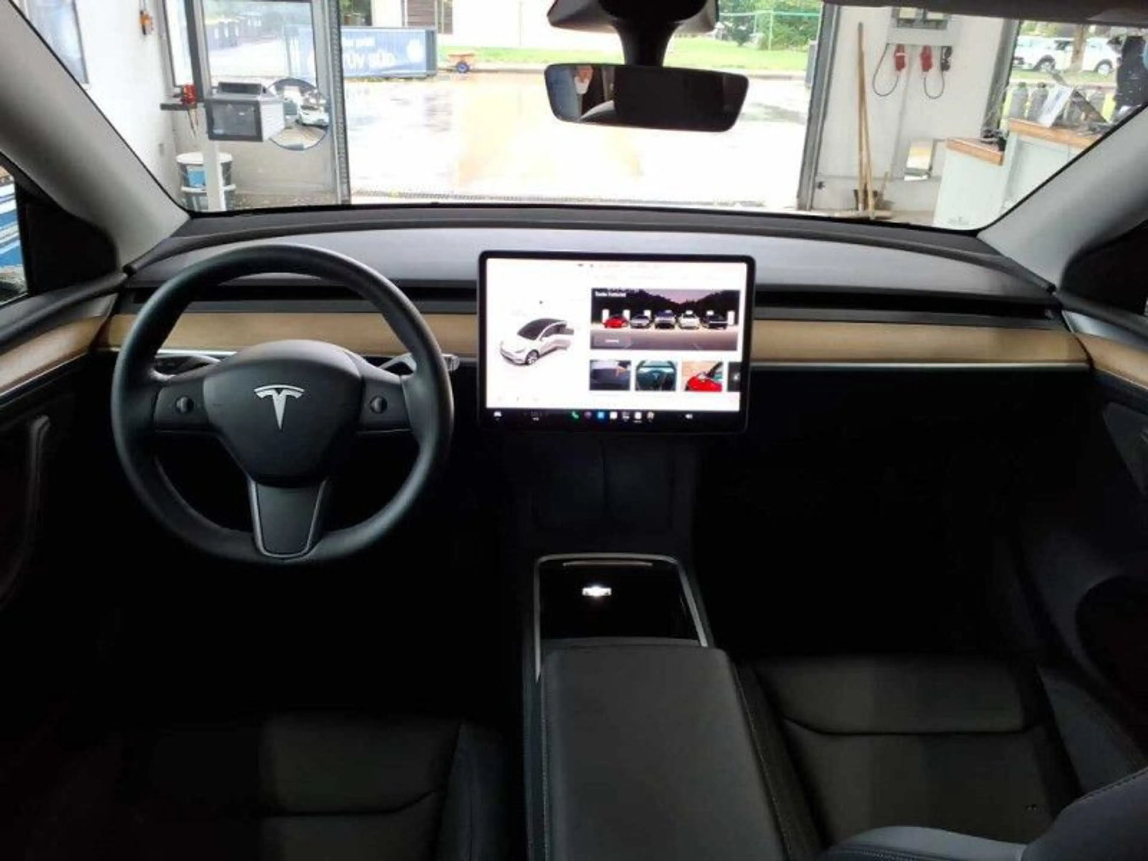 Tesla Model Y Long Range Dual AWDA.pilot Pr. Int. — photo 8