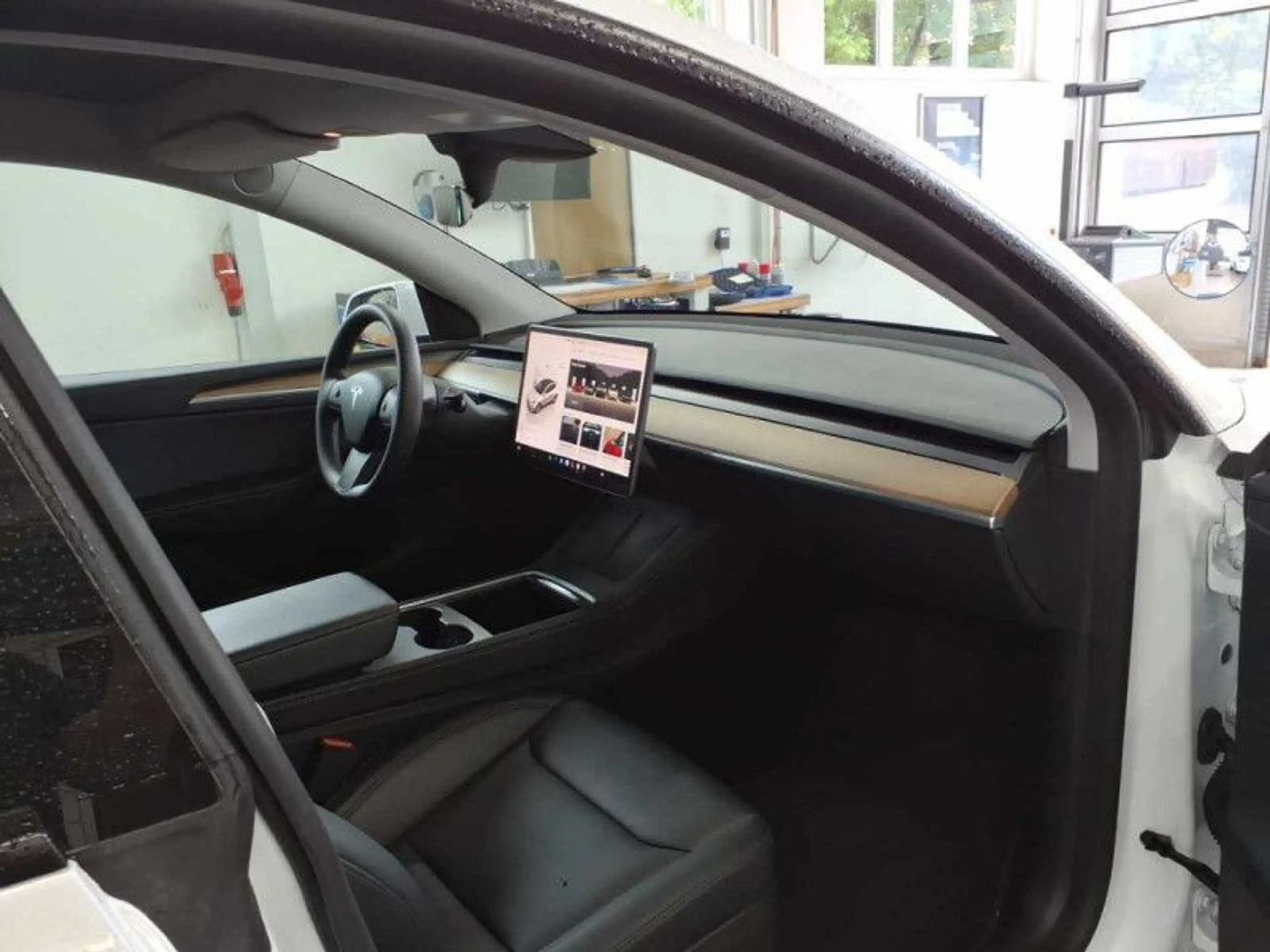 Tesla Model Y Long Range Dual AWDA.pilot Pr. Int. — photo 7