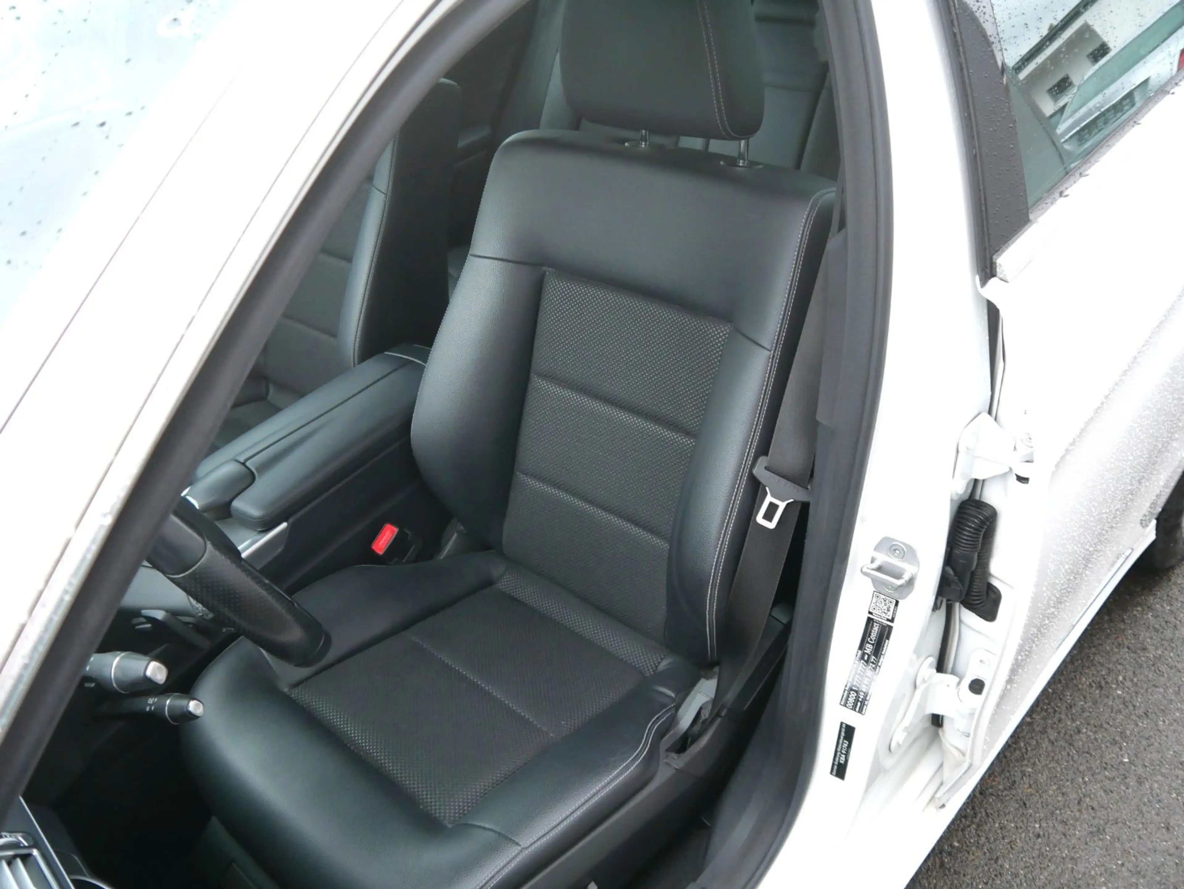 Mercedes-Benz E 250 CDI 4Matic T-Modell Avantgarde — photo 8