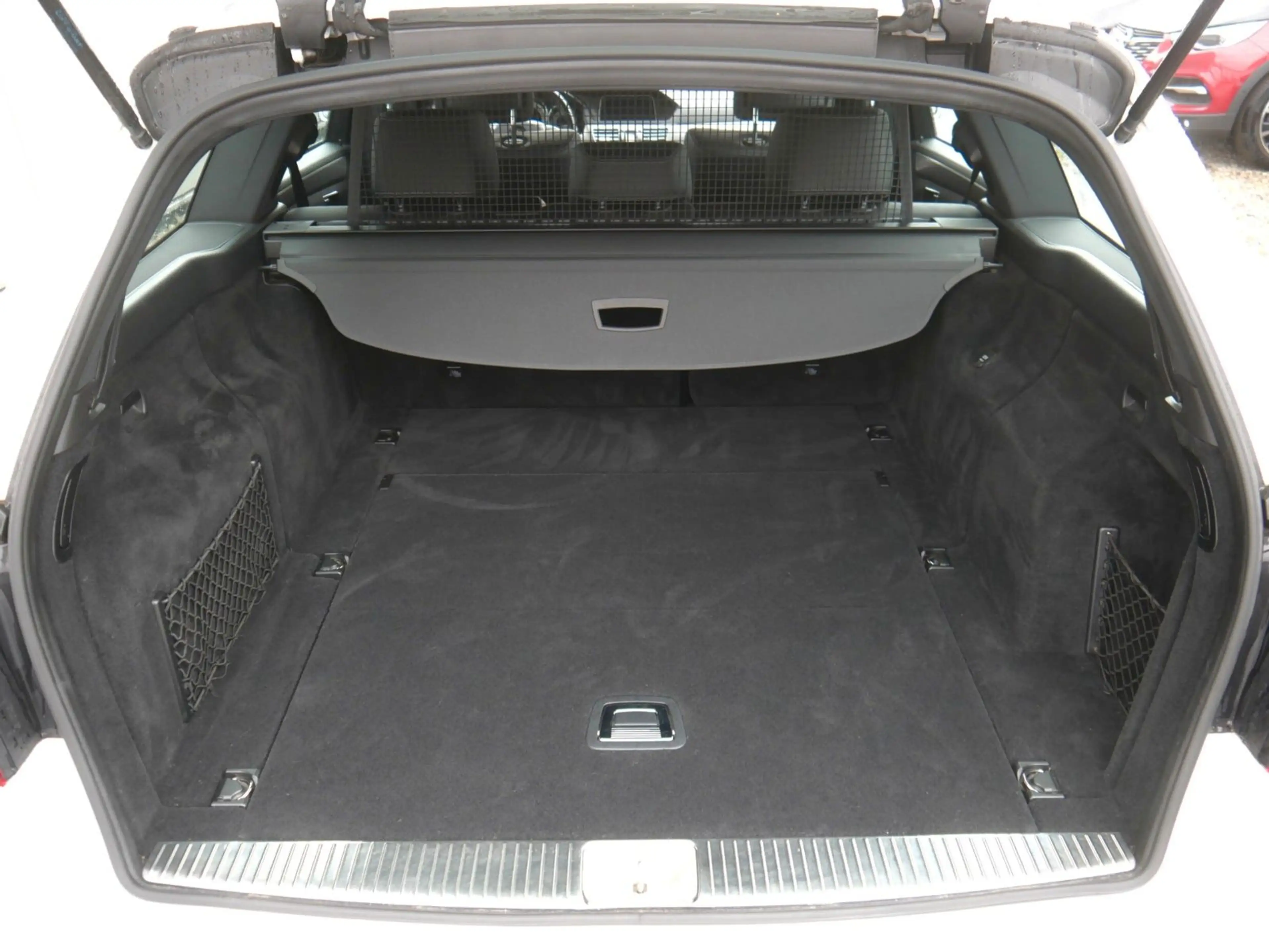 Mercedes-Benz E 250 CDI 4Matic T-Modell Avantgarde — photo 11