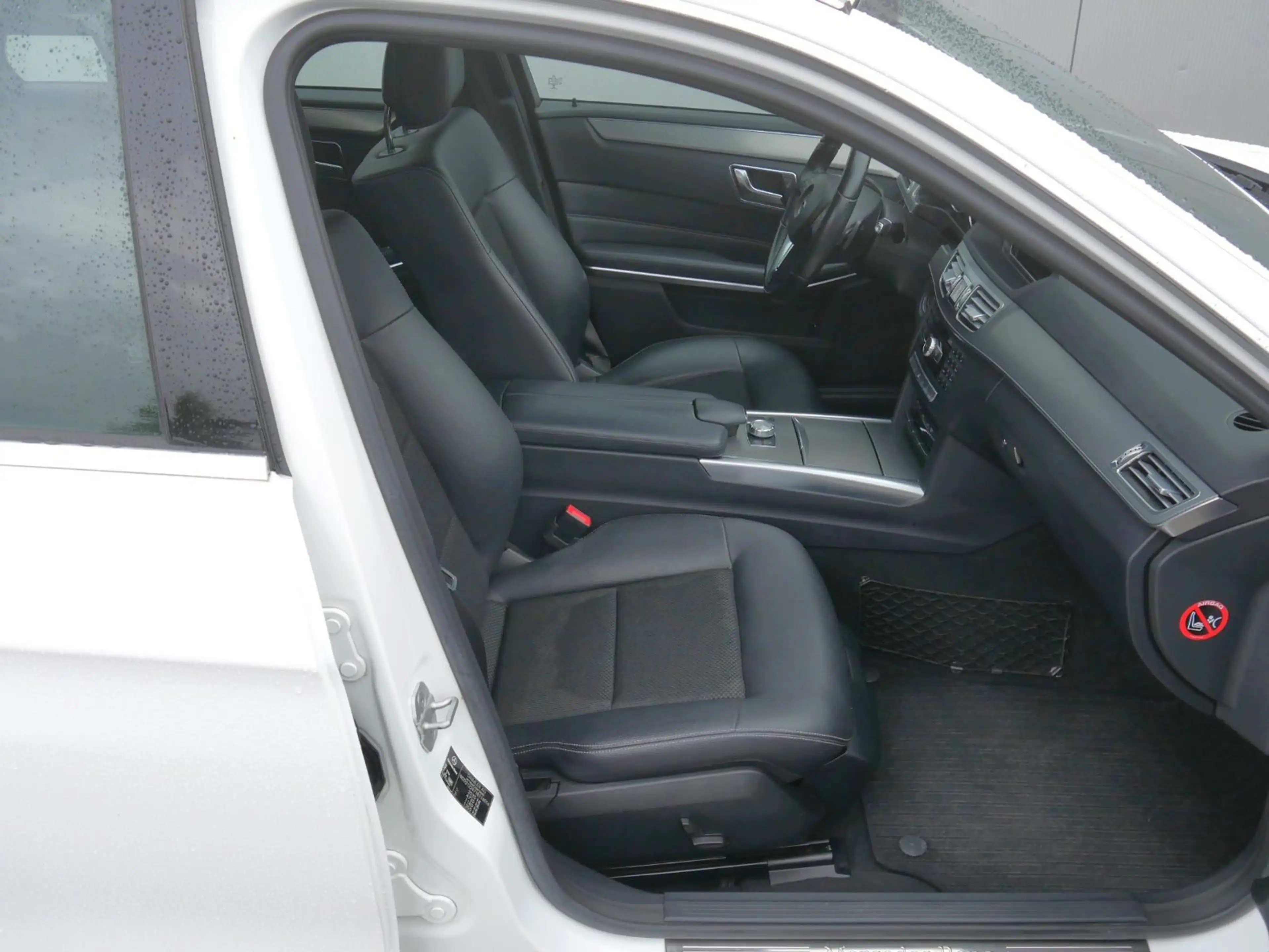 Mercedes-Benz E 250 CDI 4Matic T-Modell Avantgarde — photo 14