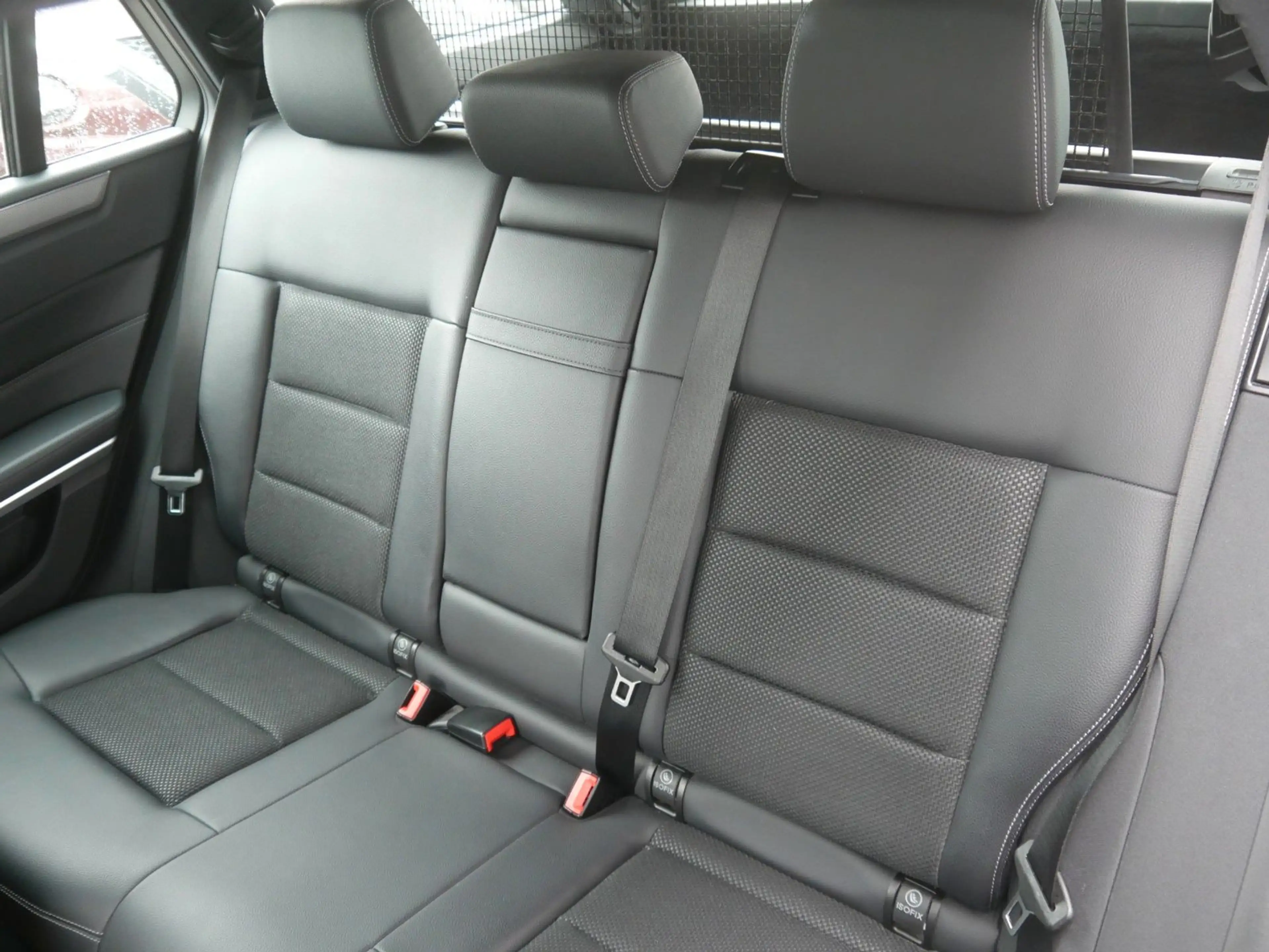 Mercedes-Benz E 250 CDI 4Matic T-Modell Avantgarde — photo 10