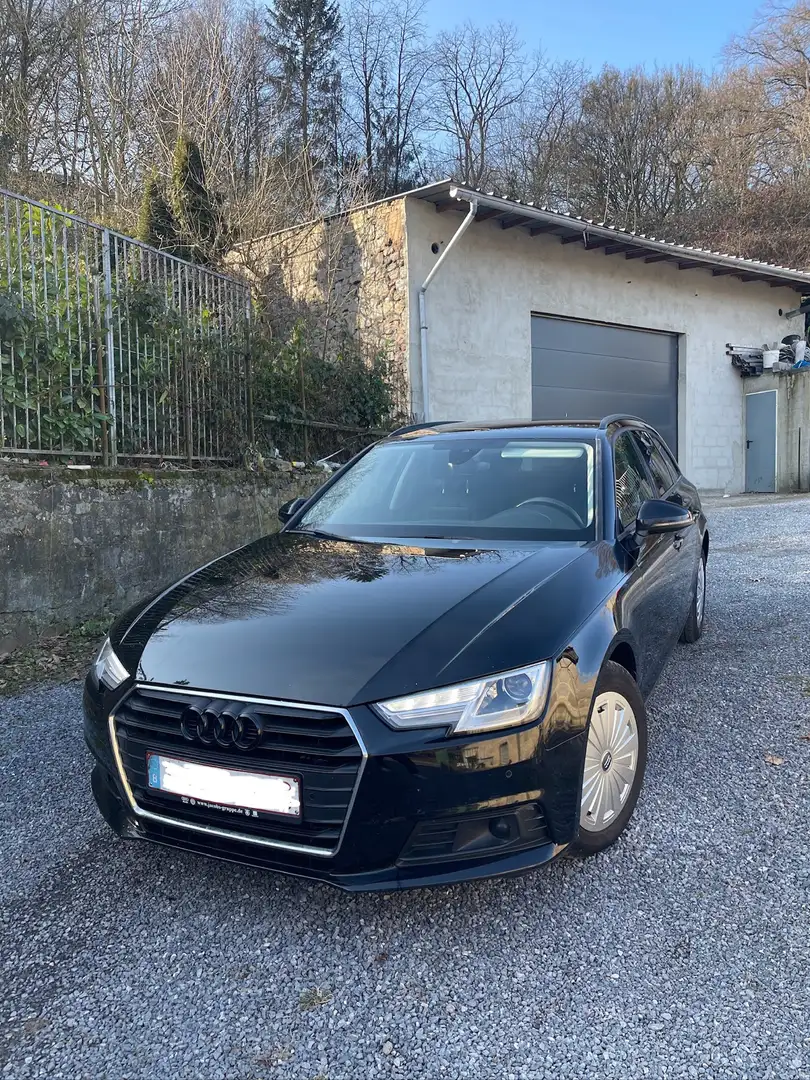 Audi A4 2.0 TDi crna - 1