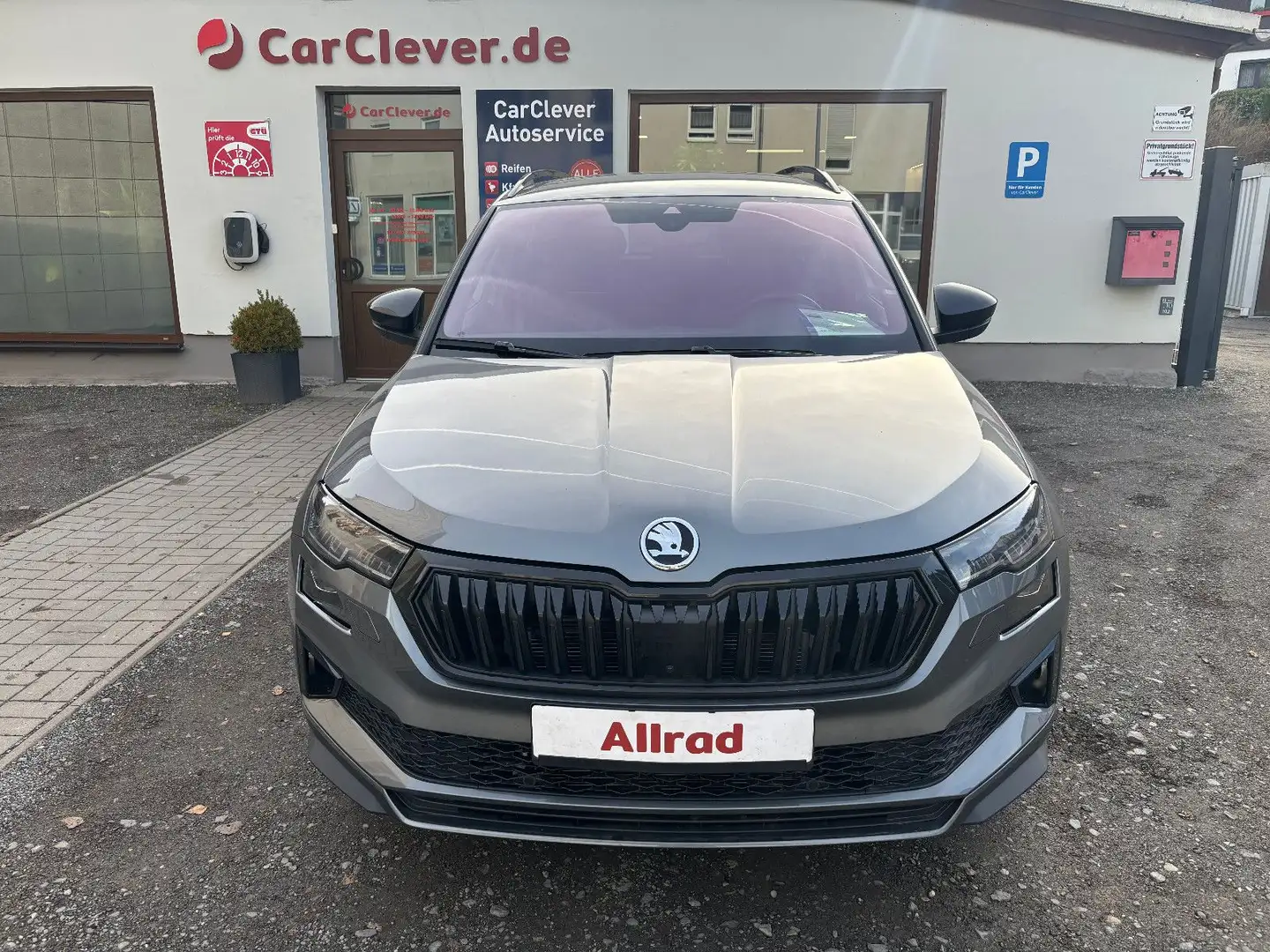 Skoda Karoq Sportline 4x4/360 Kamera/AHK/WinterPlus/ Grau - 2
