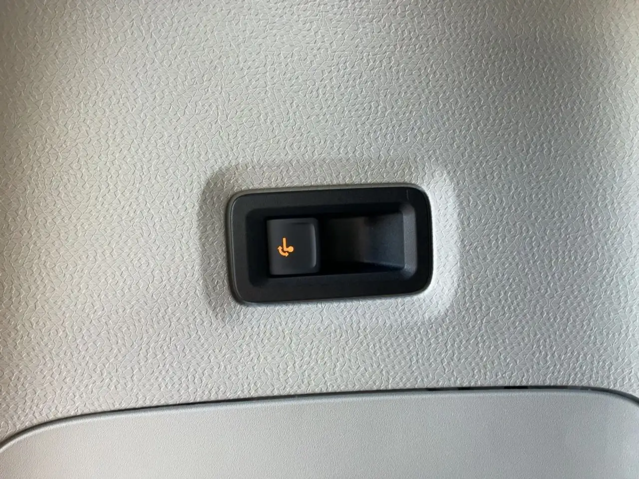 Volkswagen Id. Buzz ID.Buzz Pro MATRIX+NAVI+AHK+ACC+SHZ+DAB+360°+21Z, миниатюра 16
