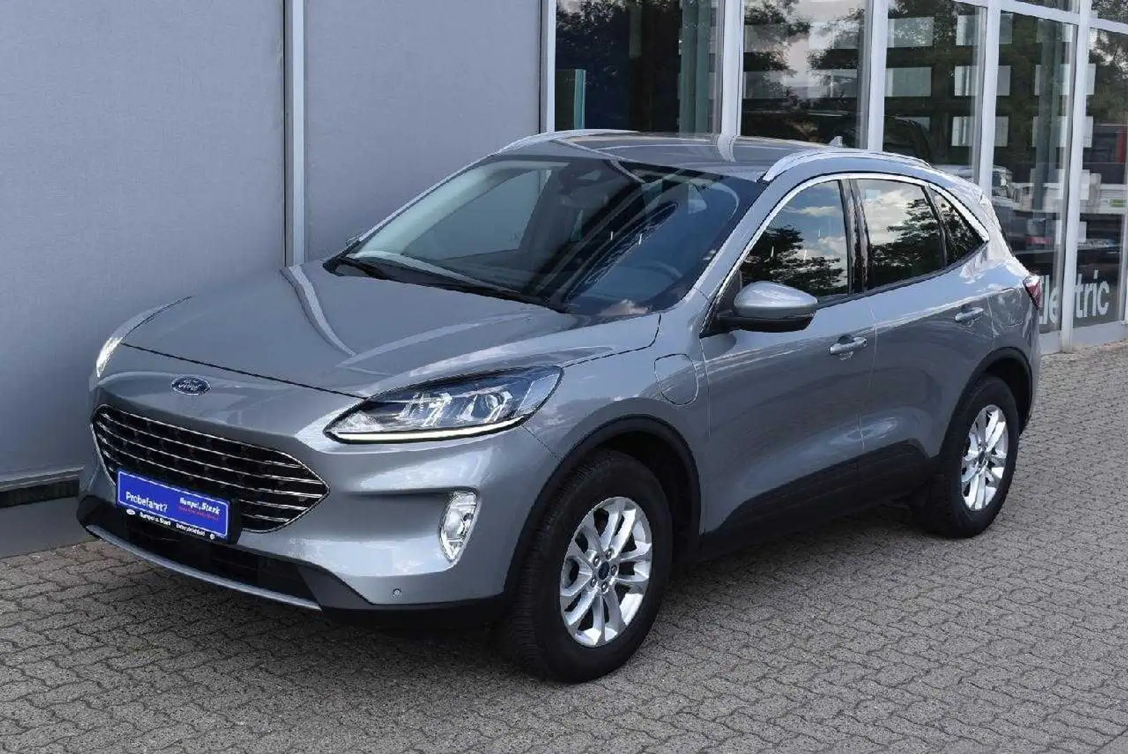 Ford Kuga Plug-In Hybrid Titanium Silber - 2