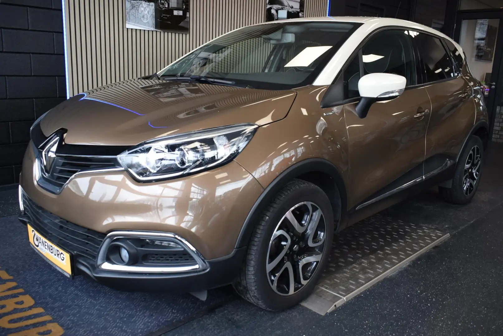Renault Captur 0.9 TCe Intens Leder Navi Km 58.000!! Braun - 1