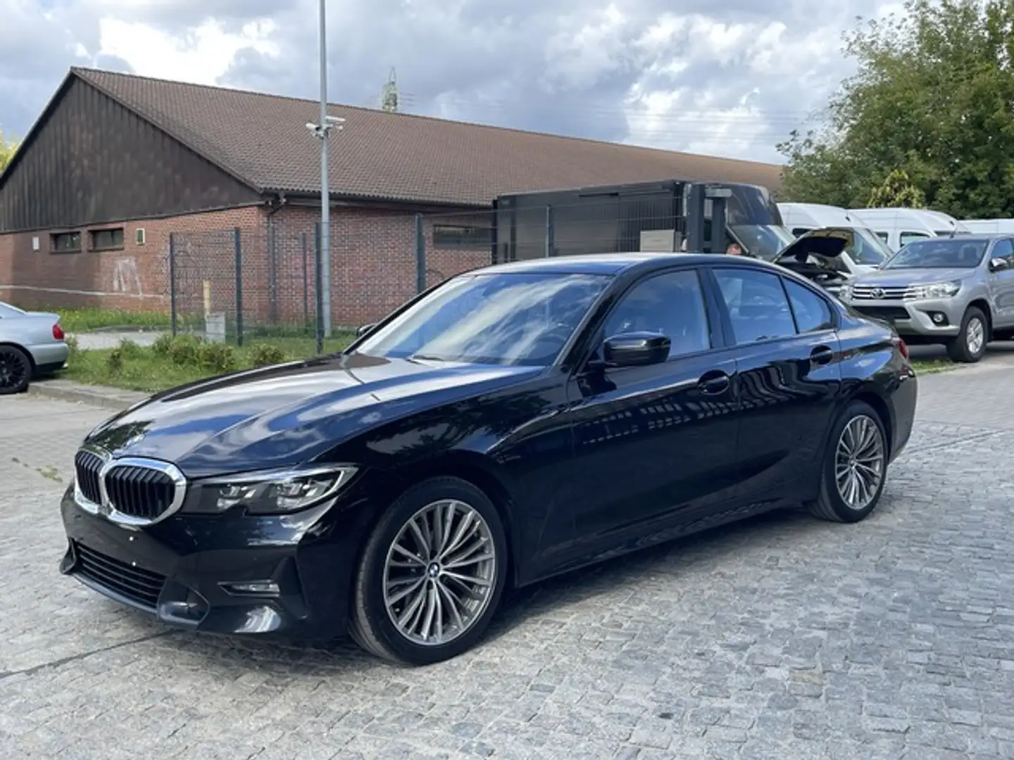 BMW 320 320d M Sport Line Leder*RFK*DAB Schwarz - 1