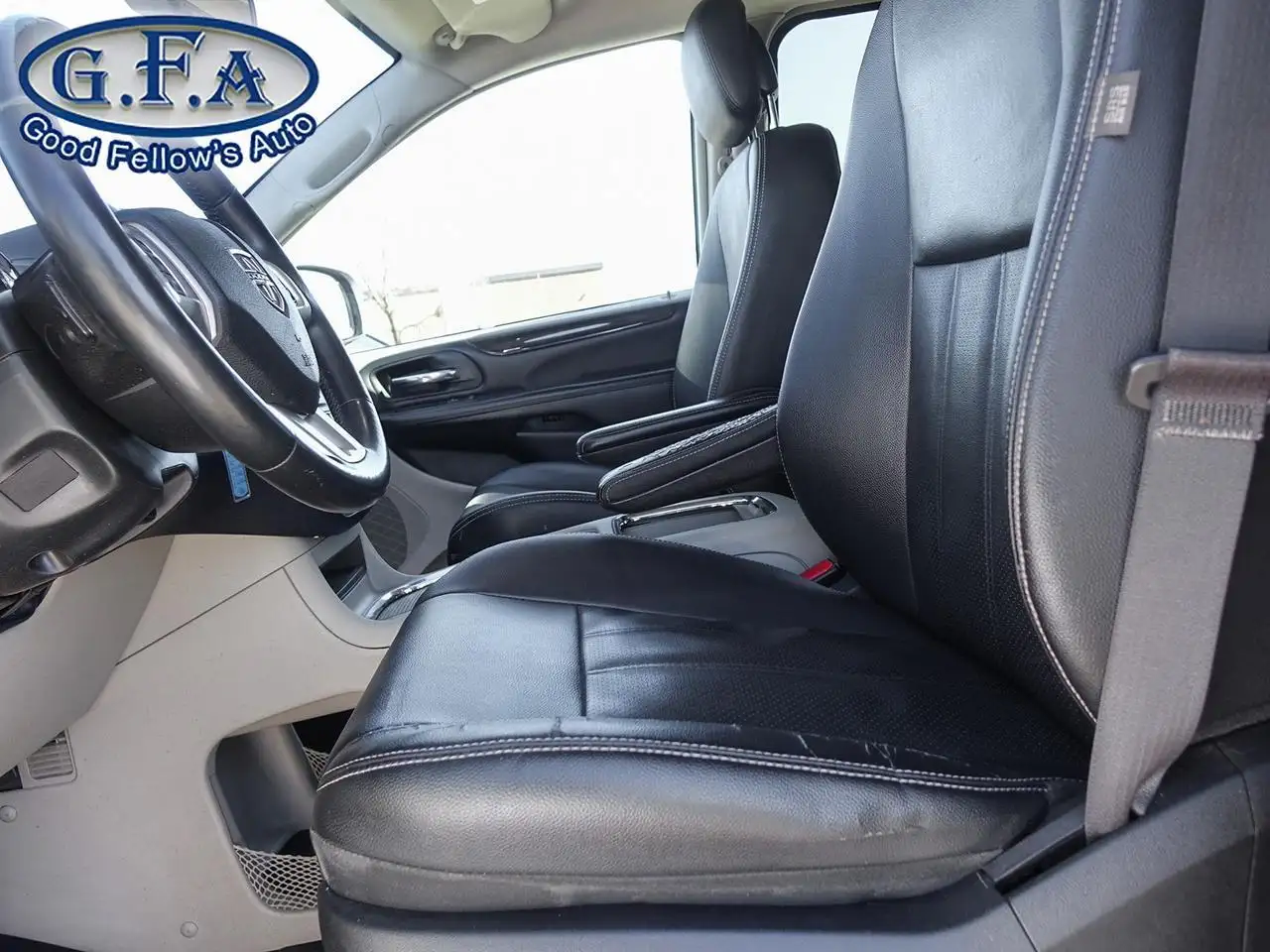Dodge Grand Caravan photo Dodge Grand Caravan