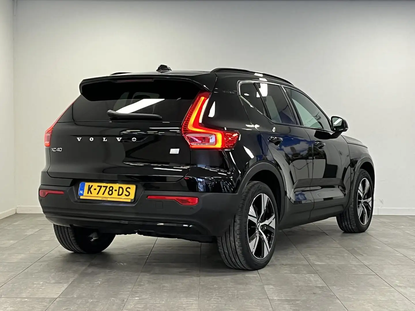 Volvo XC40 Recharge P8 AWD R-Design | 93% SOH | CAMERA | STOE Schwarz - 2