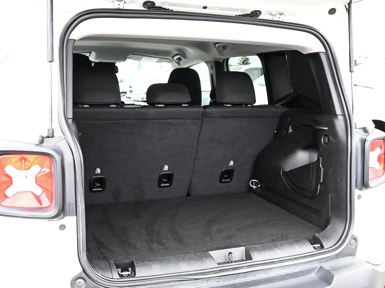 Jeep Renegade снимка Jeep Renegade