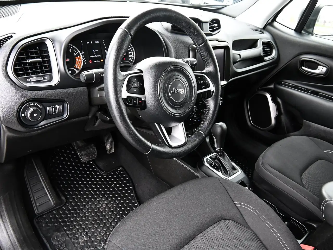 Jeep Renegade снимка Jeep Renegade