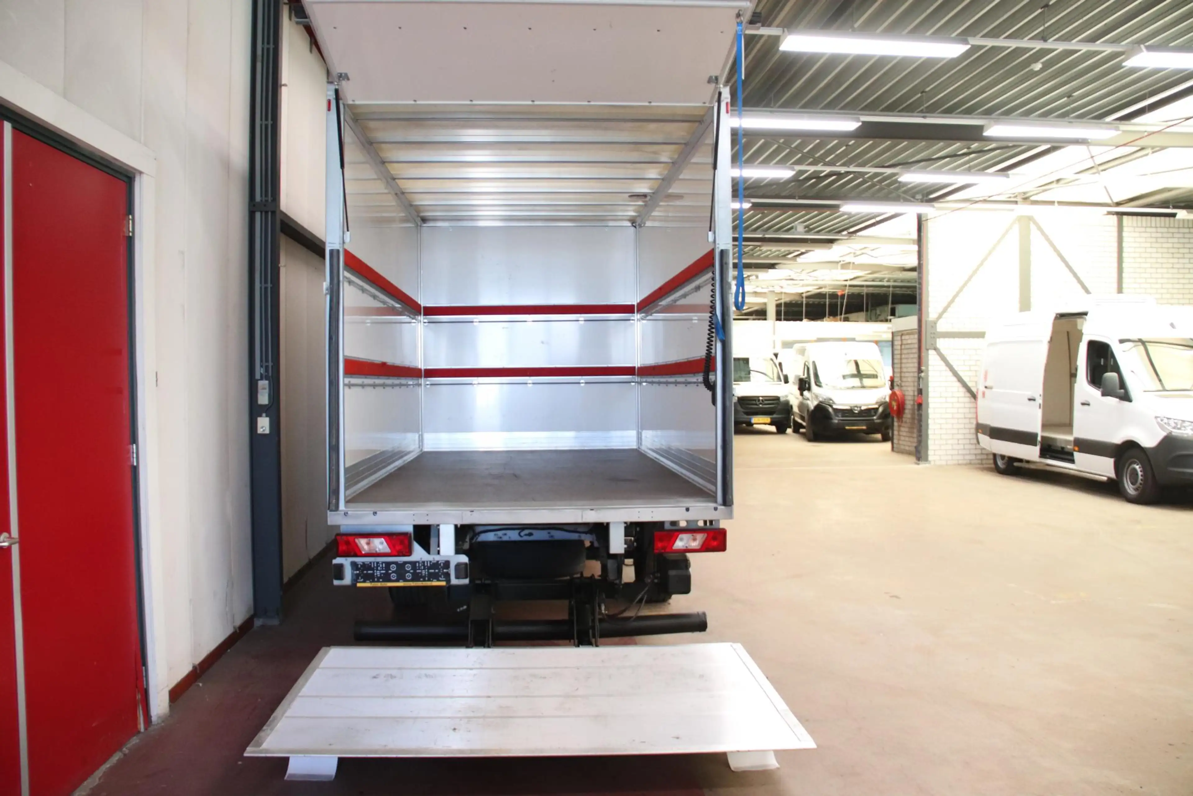 Ford Transit 2.0 TDCI BAKWAGEN MEUBELBAK AIRCO EURO 6 — photo 3