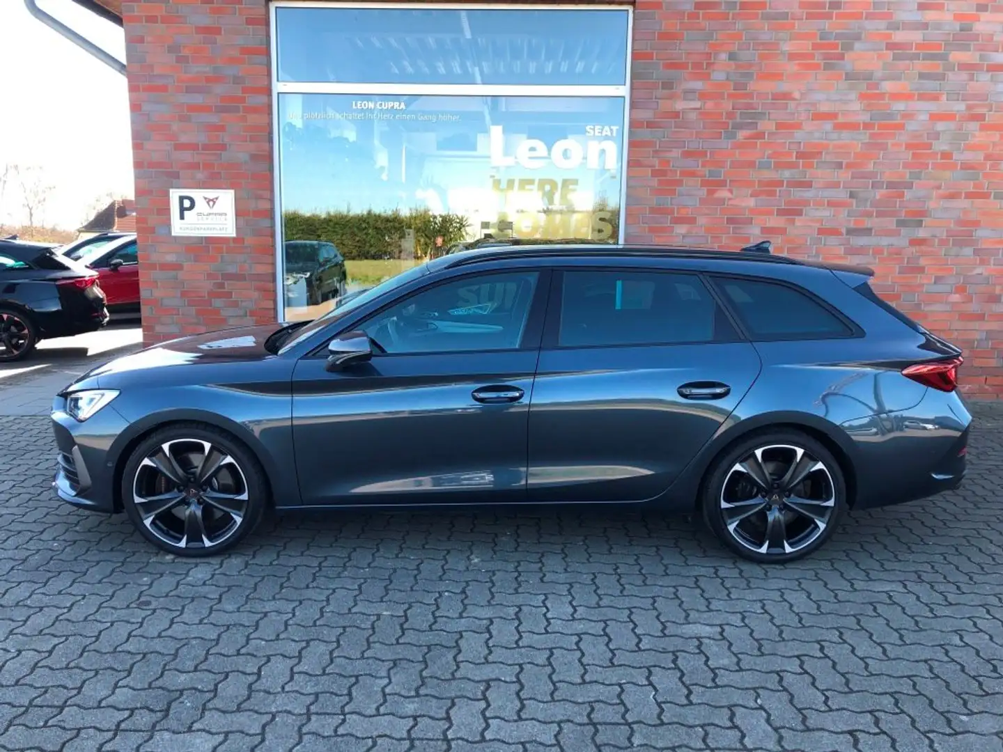CUPRA Leon VZ Kombi 2.0TSI 4Drive Grau - 2