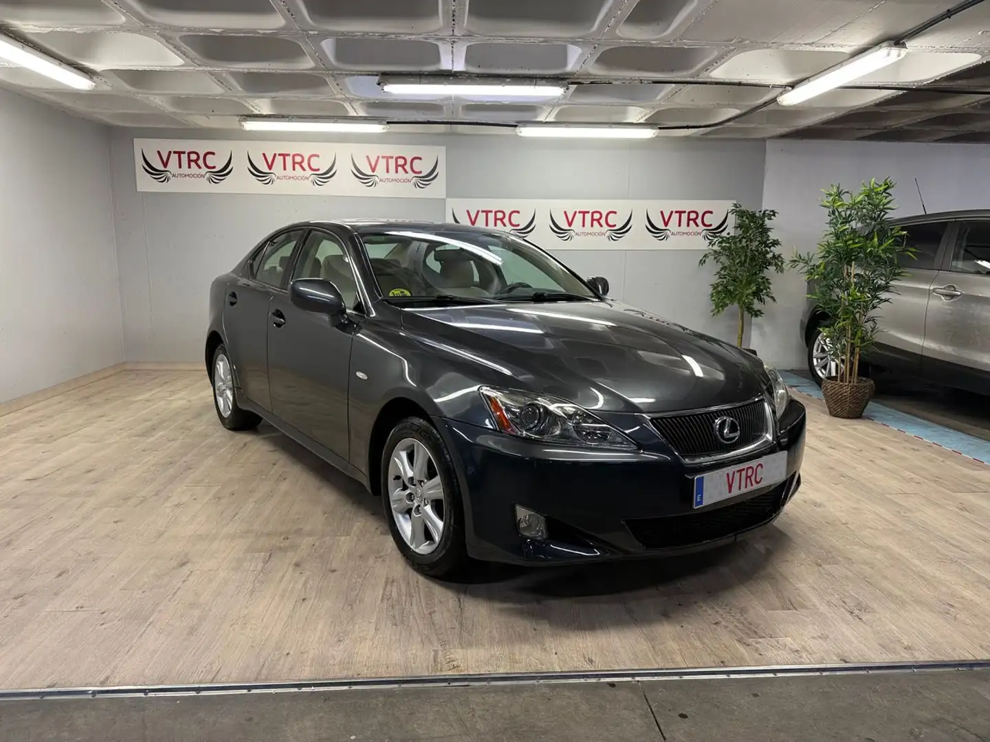 Lexus IS 220d Sport Gris - 1