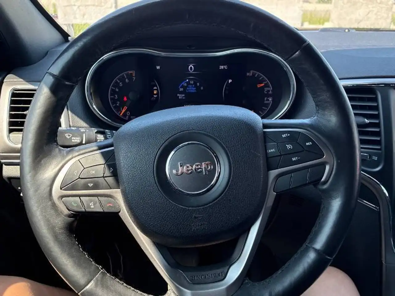 Jeep Grand Cherokee photo Jeep Grand Cherokee