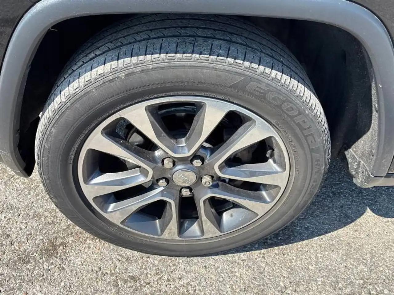 Jeep Grand Cherokee photo Jeep Grand Cherokee