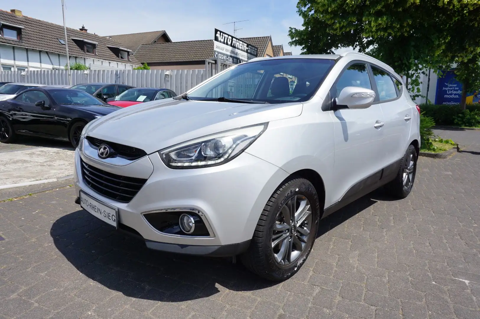 Hyundai iX35 Trend 2WD 1-Hand/Sehr wenig Kilometer!!! Stříbrná - 1