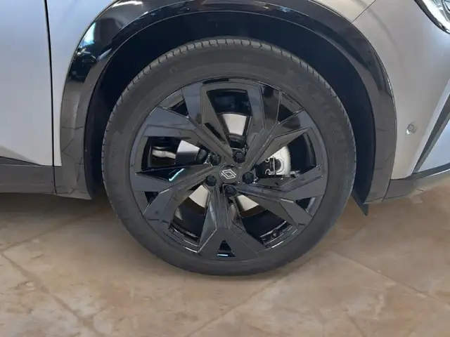 Renault Austral view 6