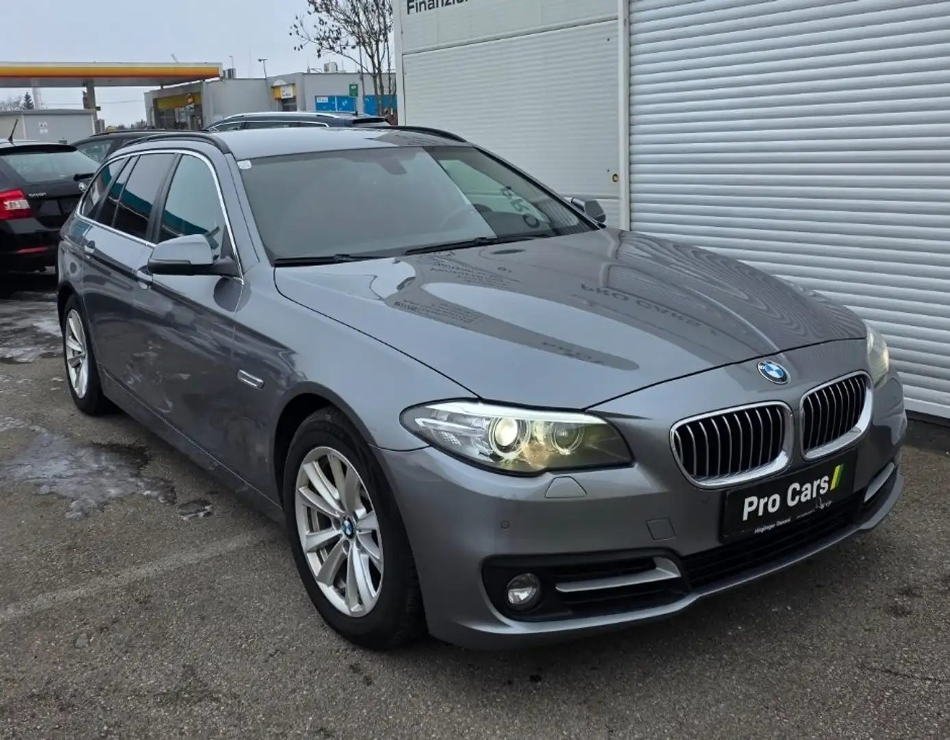BMW 520 520d Touring Österreich-Paket Aut. Grau - 2