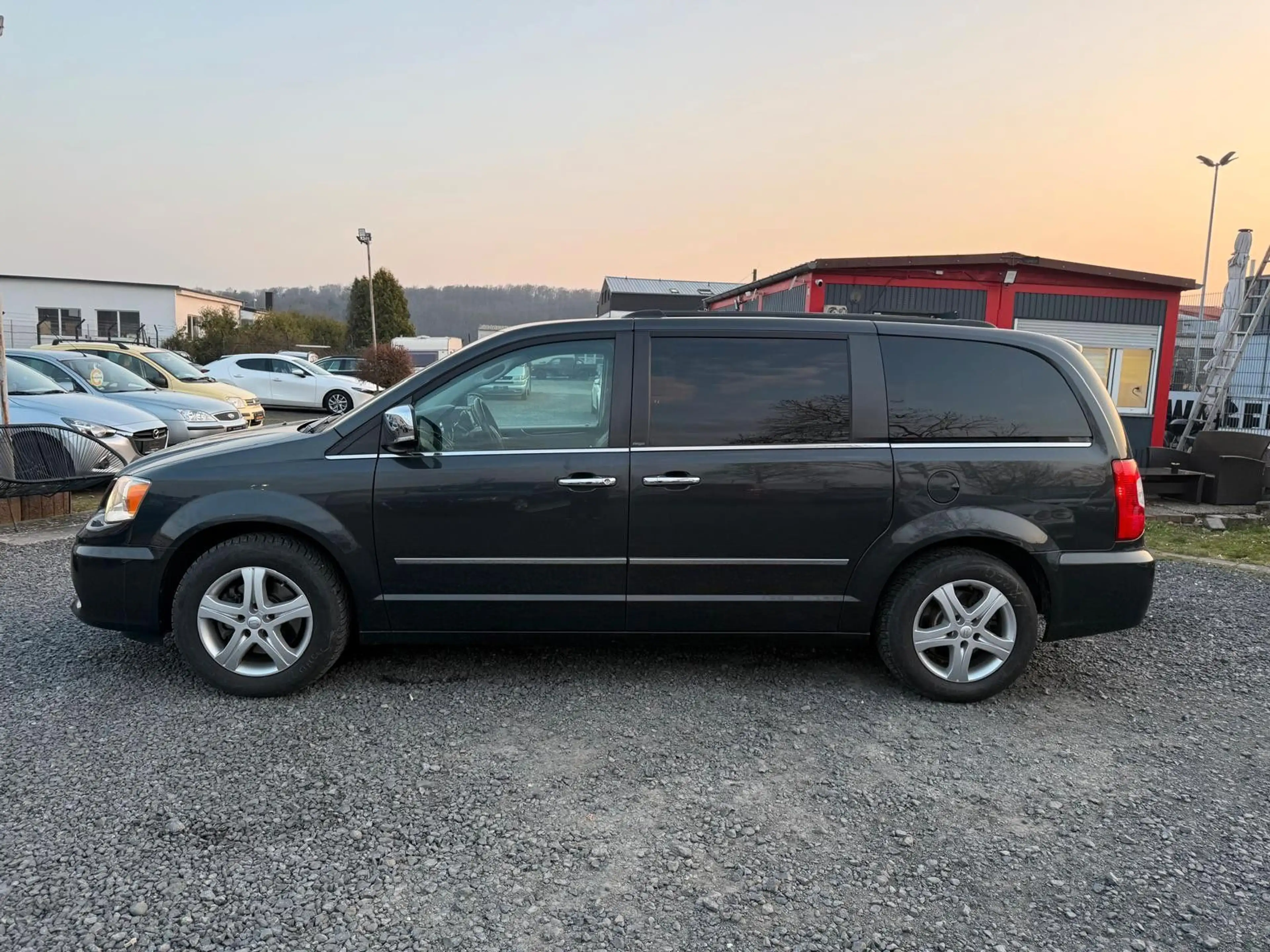 Lancia Voyager Gold/AUTOMATIK/7 SITZER/TÜV NEU — photo 2