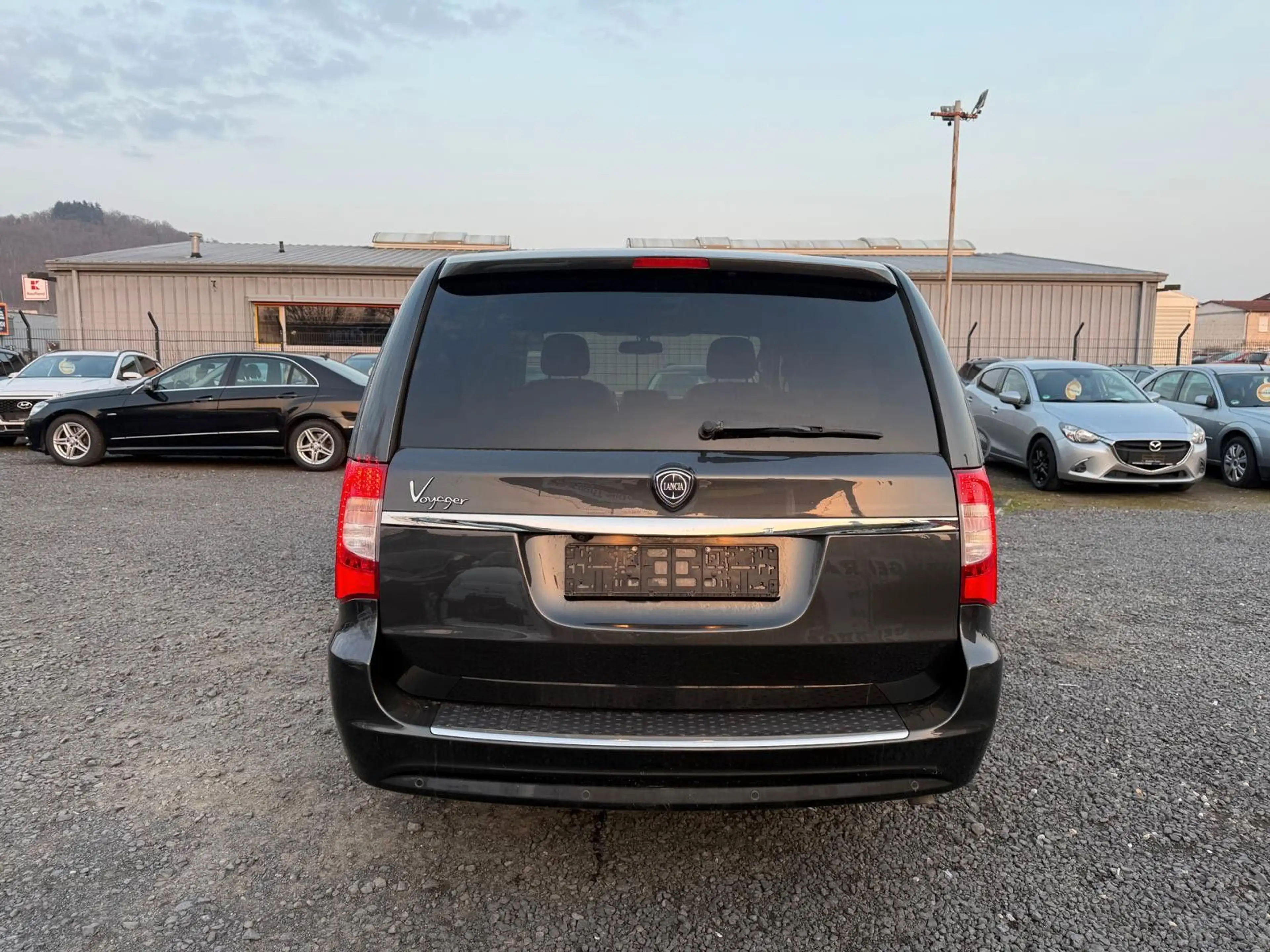 Lancia Voyager Gold/AUTOMATIK/7 SITZER/TÜV NEU — photo 8