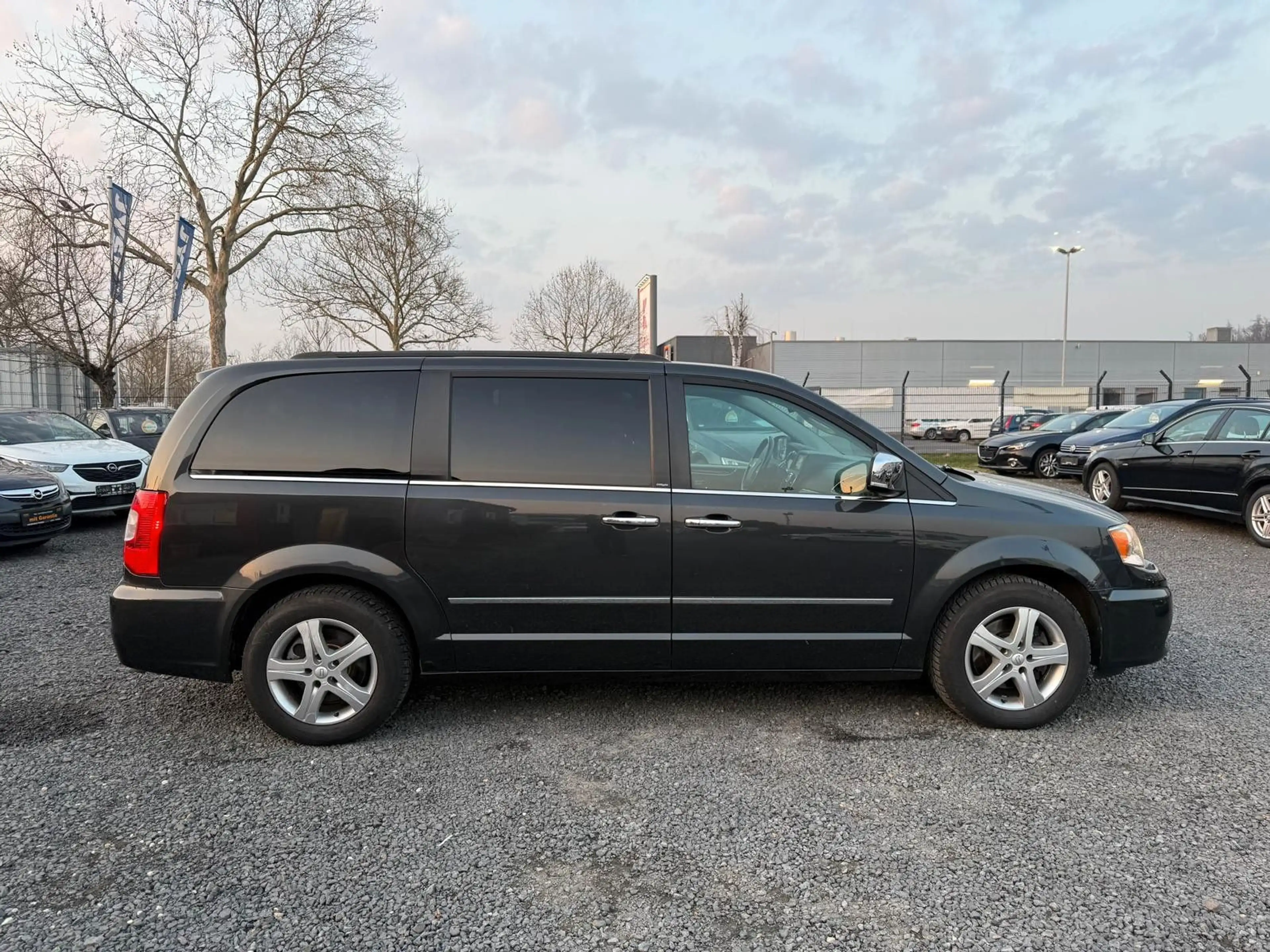 Lancia Voyager Gold/AUTOMATIK/7 SITZER/TÜV NEU