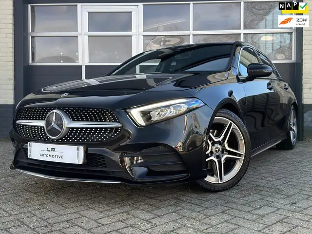 Mercedes-Benz A 200 AMG / Sfeerverlichting / NL-auto / Dealer-onderhou