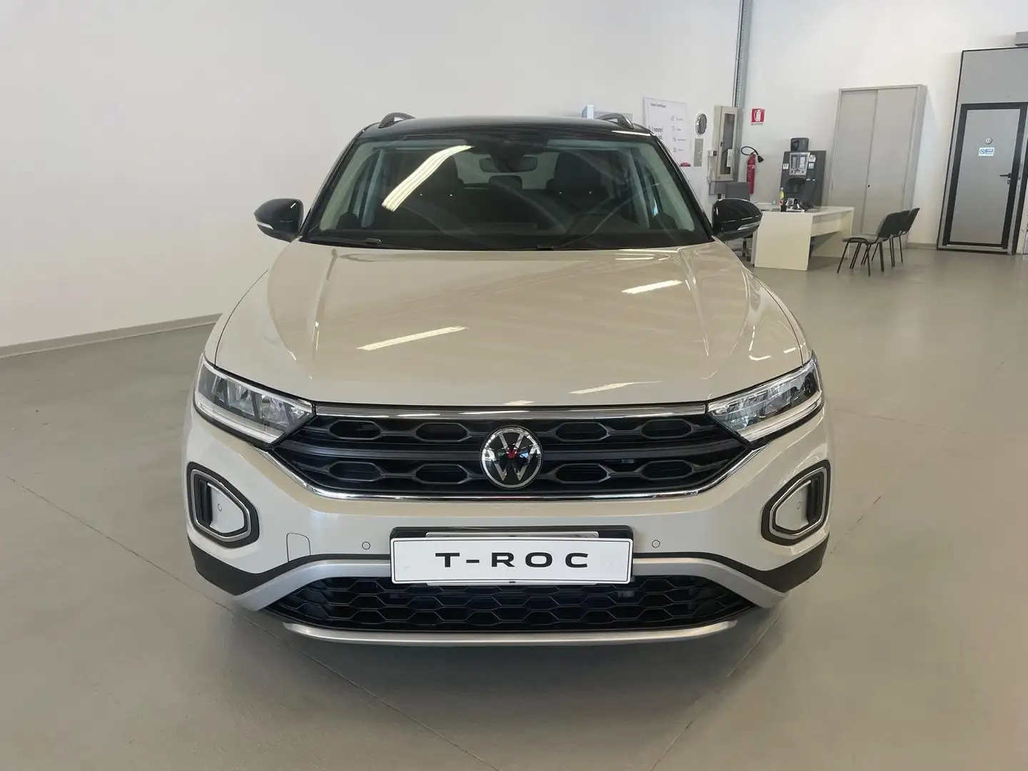 Volkswagen T-Roc 1.0 BENZINA 115cv. EDITION PLUS , KM ZERO! Grigio - 2